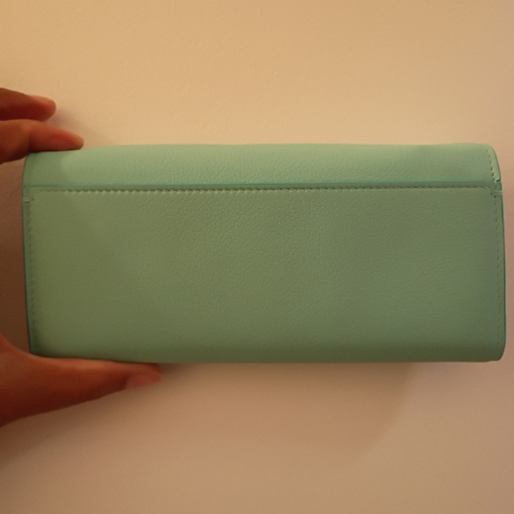 Tiffany & Co. NWOT, Women's, Continental Wallet, Snap Closure, Color Turquoise - Picture 4 of 16
